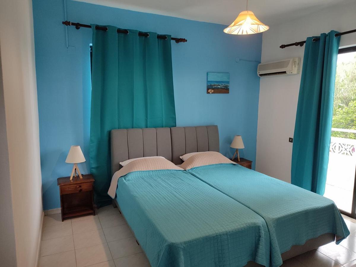 פליראקי Dolphin Apartments מראה חיצוני תמונה
