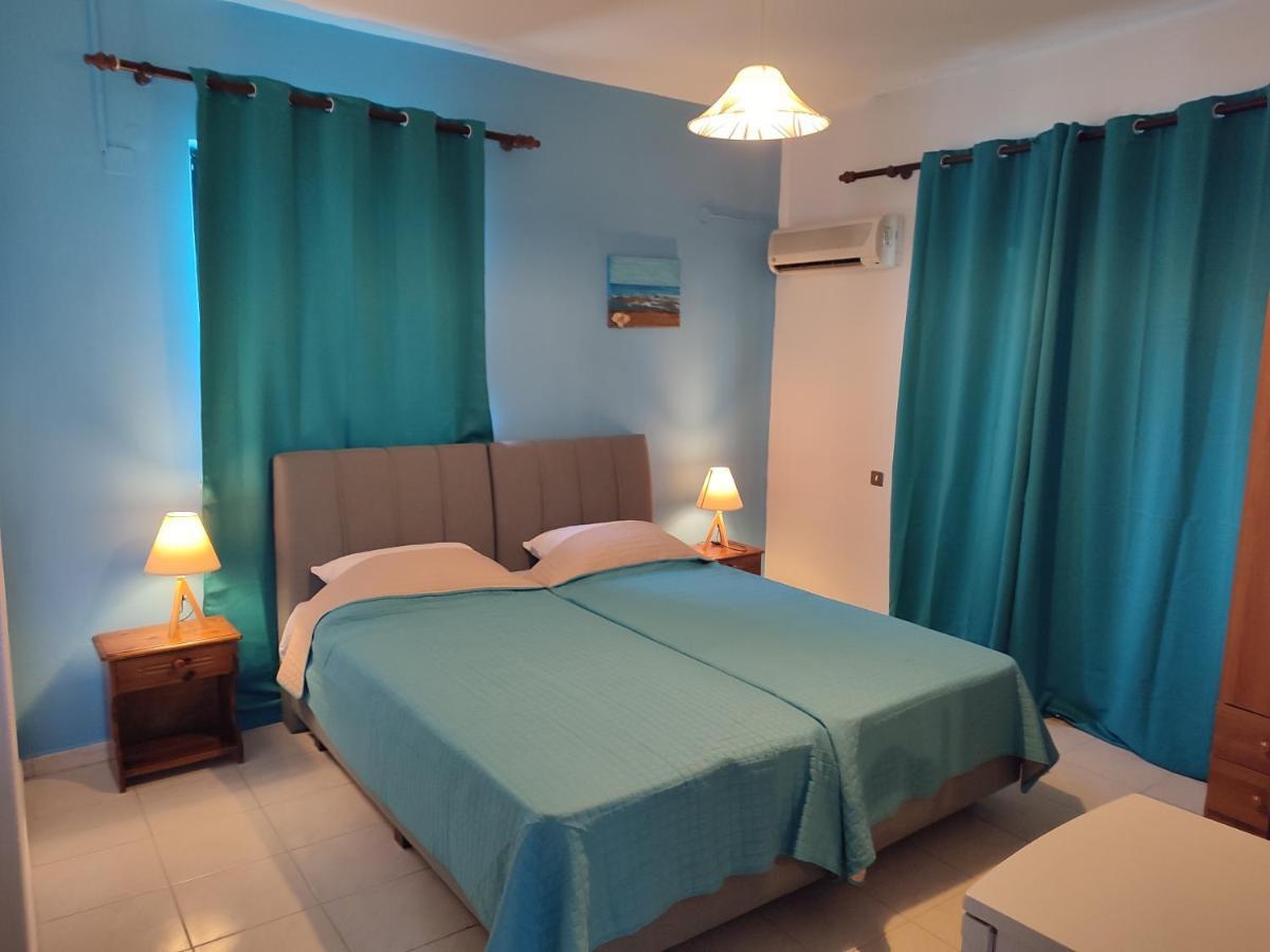 פליראקי Dolphin Apartments מראה חיצוני תמונה