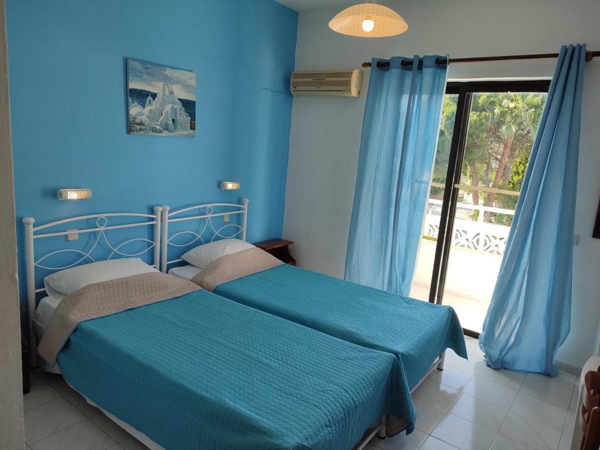 פליראקי Dolphin Apartments מראה חיצוני תמונה